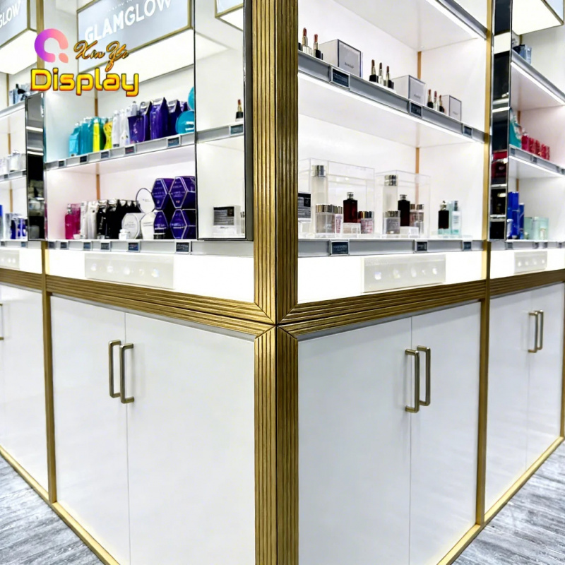 تجهيزات عرض عطور حديثة وفاخرة  - مراجعة Perfume In Fragrance Shop وسعره